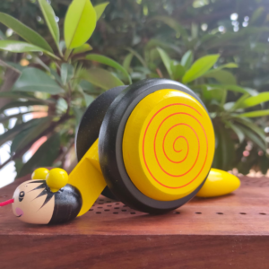 Wooden Snail pulling Toy-Random Colors Will Be Shipped